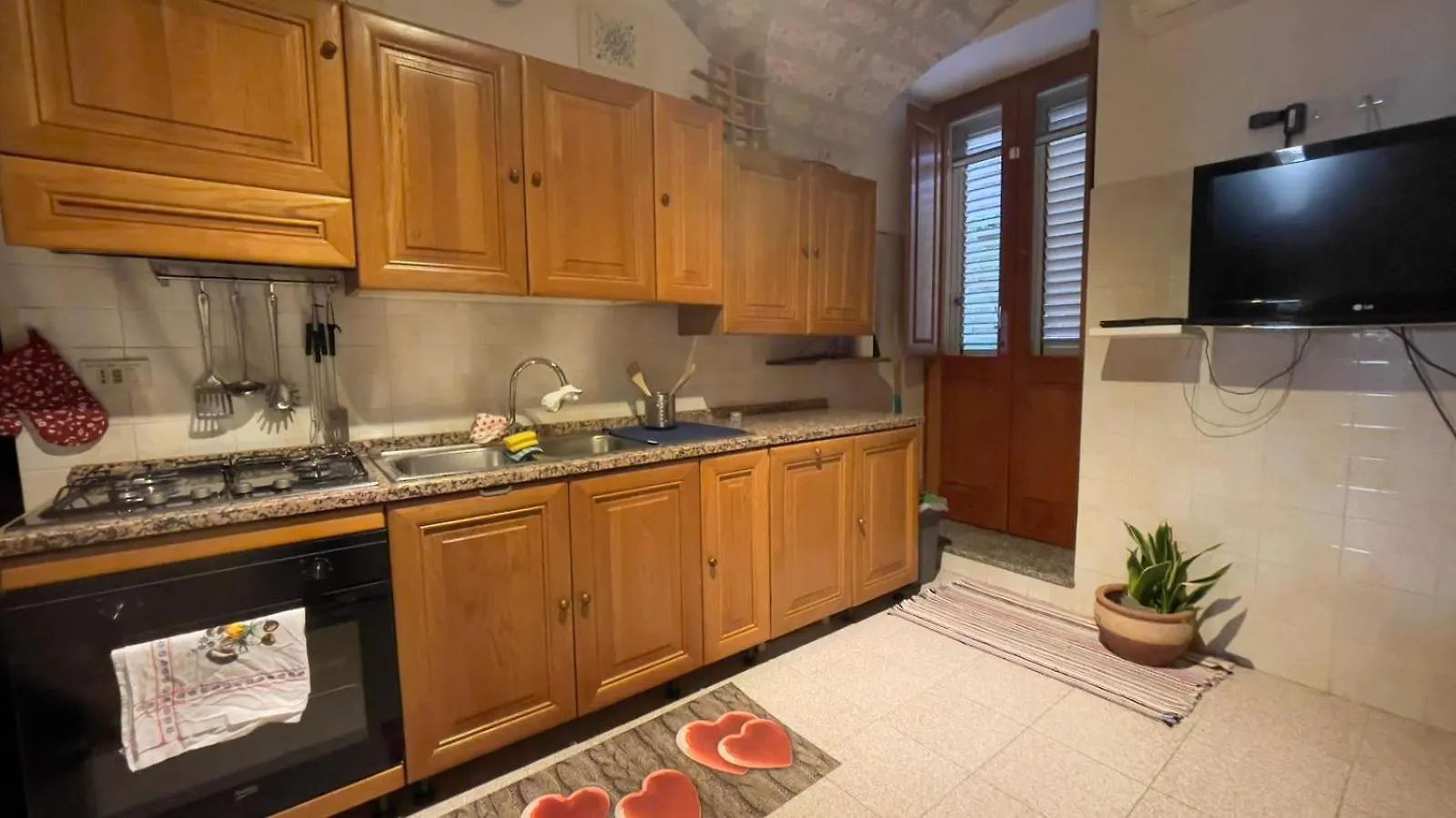 Itiseasy Cuglieri 1 E 2 Private Apartments Italy
